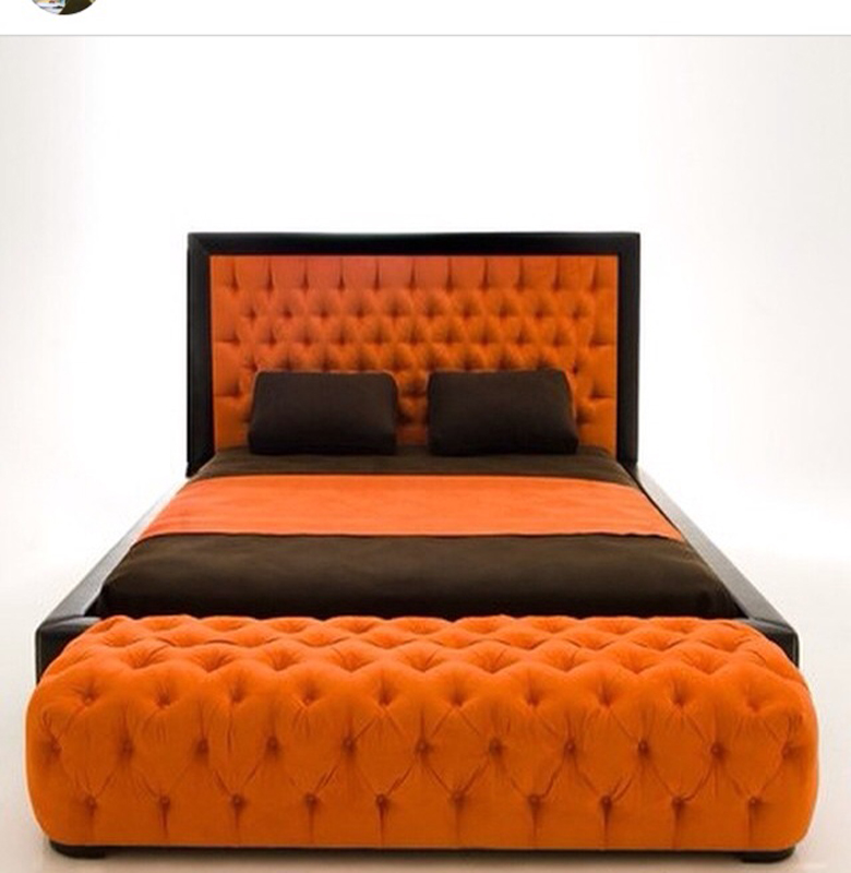 Эффетная кровать для большой спальни